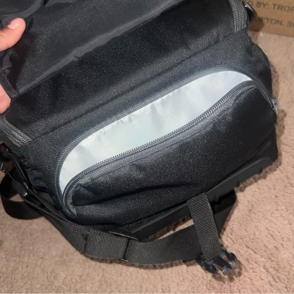 LowePro Camera Bag - Picture 3 of 5